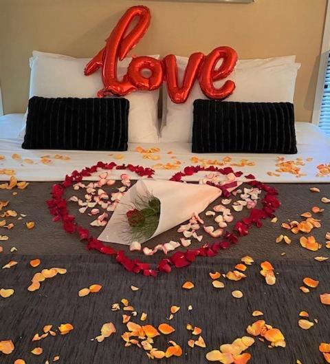 Amore On Buderim Rainforest Cabins Sunshine Coast Eksteriør billede