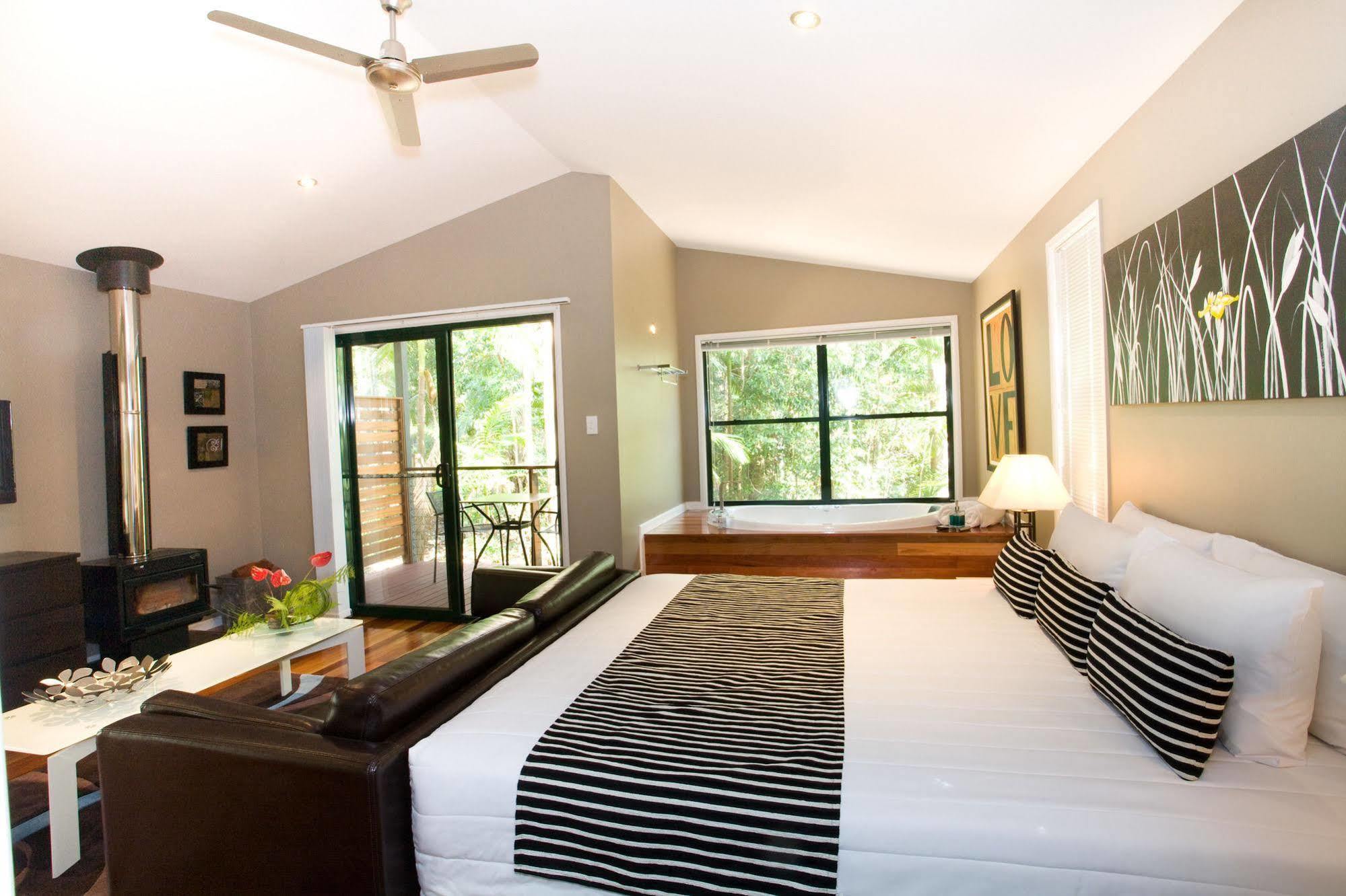 Amore On Buderim Rainforest Cabins Sunshine Coast Eksteriør billede