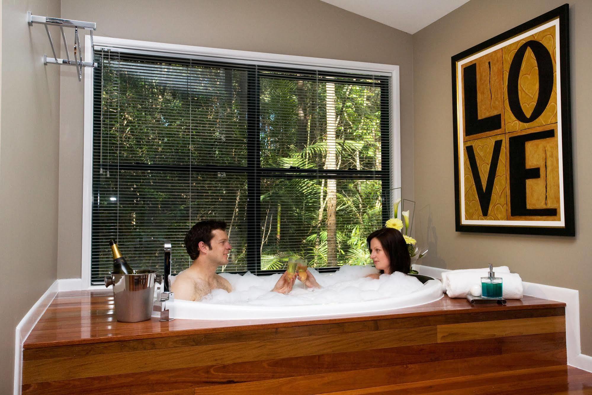 Amore On Buderim Rainforest Cabins Sunshine Coast Eksteriør billede